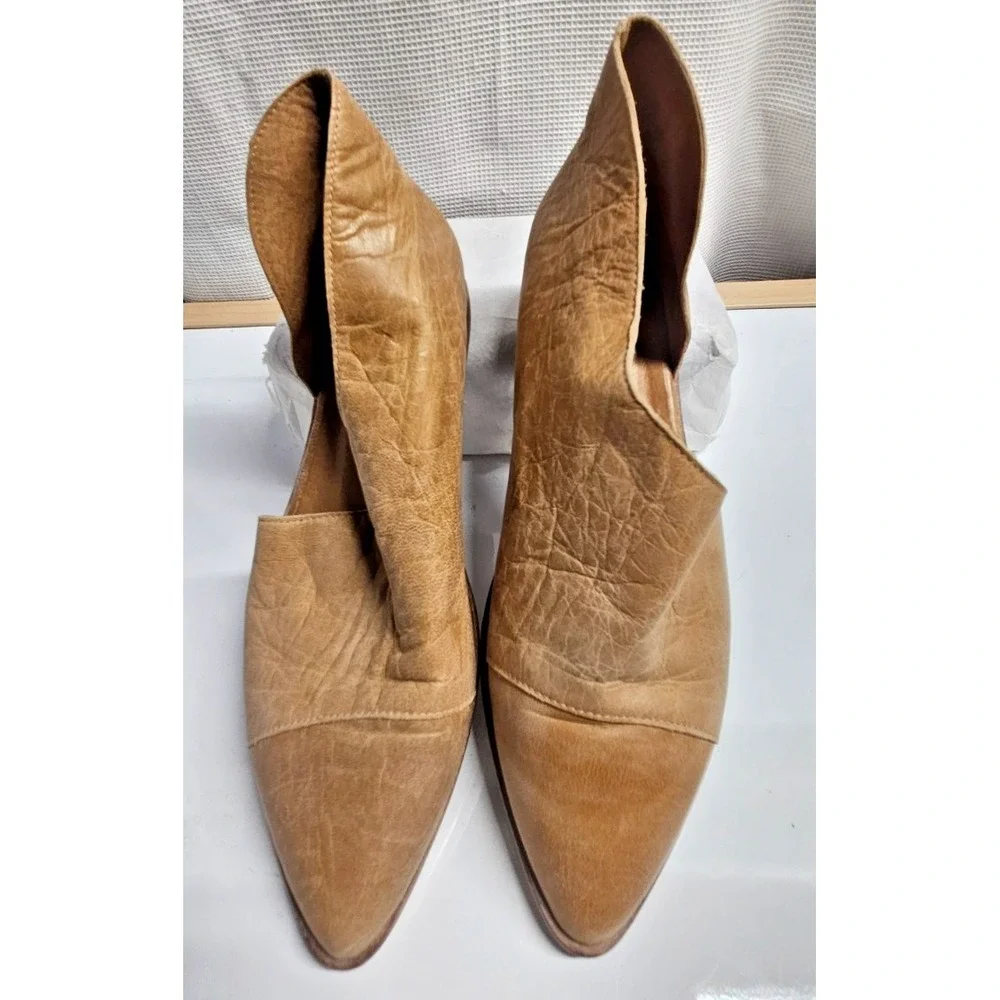 Free People royale flats ankle boots side cut out leather beige‎ Sz37.5/US7